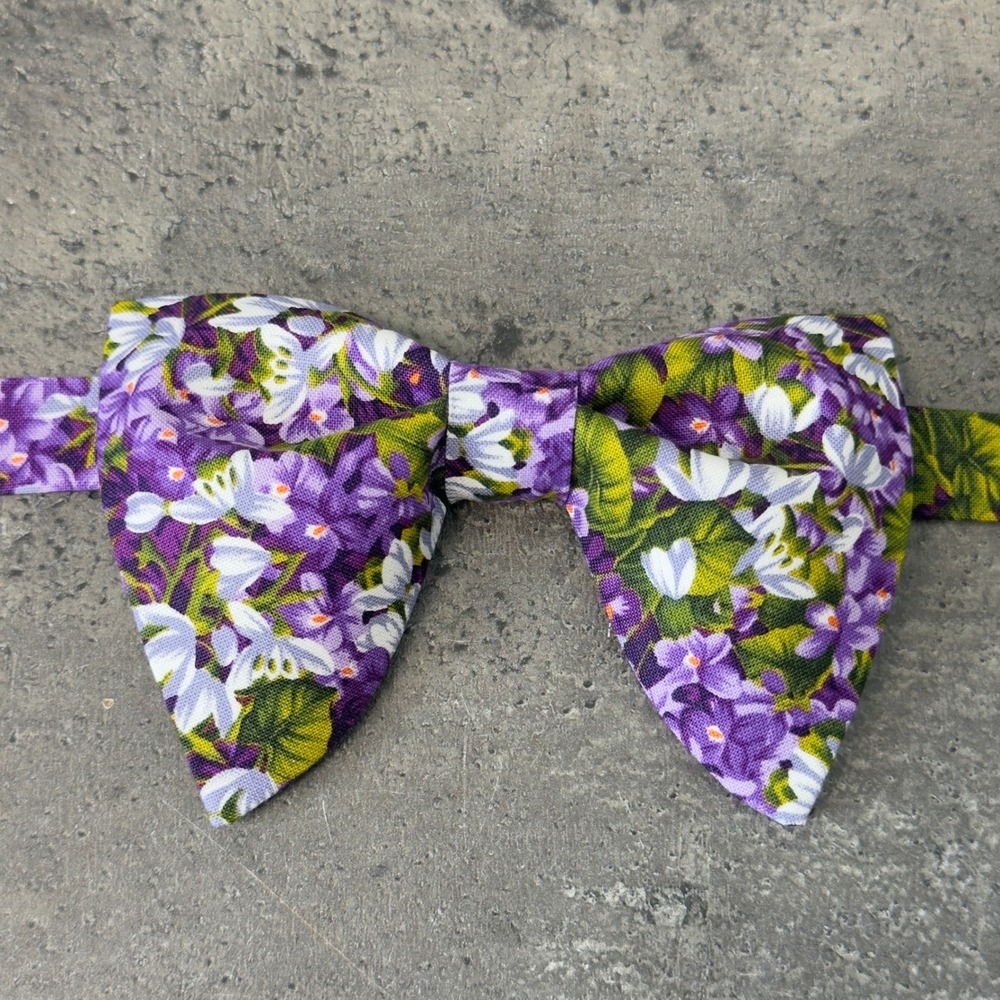 Mens Purple Floral Bow Tie Adjustable Pre-Tied Wildflower Wedding Accessory